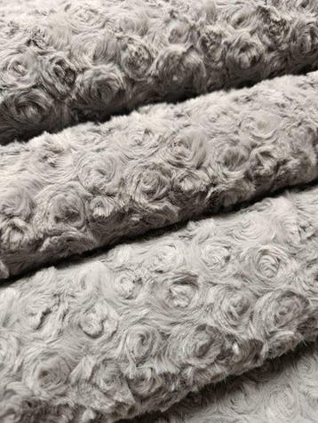 Z41 - 520 x 175 cm - Elegante tessuto in pelliccia ecologica