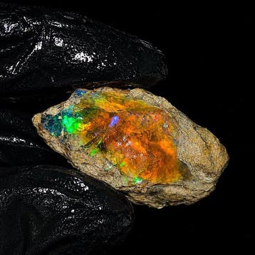 Opaal Groot en schitterend Ethiopisch opaal-exemplaar met, Verzamelen