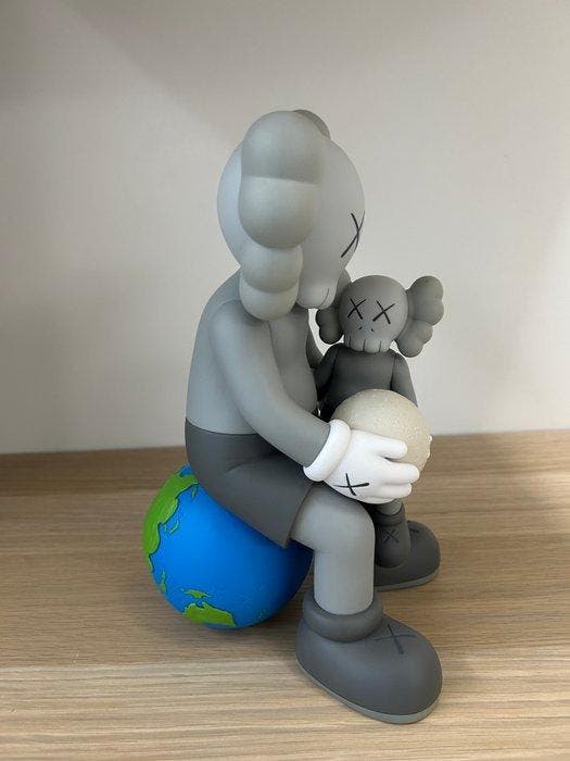 Kaws (1974) - Holiday Thailand, Antiek en Kunst, Kunst | Designobjecten