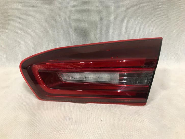Ford Focus MK4 Lift Hatchback 22 - Achterlicht Rechts Binnen, Auto-onderdelen, Verlichting, Gebruikt, Verzenden