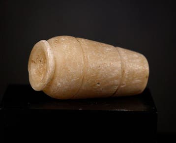 Oud-Egyptisch calciet - Egyptische albastvaas. Met