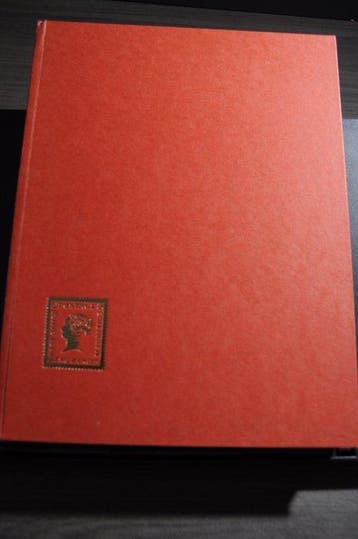 Pays-Bas - Collection dans 2 albums et classeurs de stock,