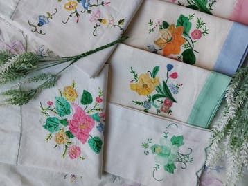 Handdoek (7) - 96 cm - 57 cm - Set met geborduurde