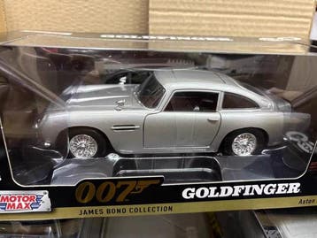 Goldfinger - Sean Connery - Motor Max