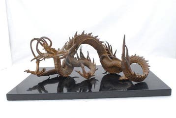 Tweede generatie Suga Shoen Dragon Ornamenten & Objet -