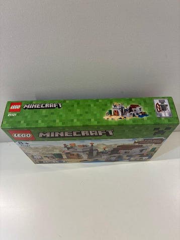 Lego Set - 21121 - Minecraft - RARE - MINT CONDITION - THE