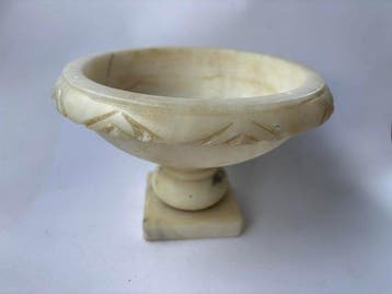 Wijwatervat - 1850-1900 - Neoclassicistische marmeren