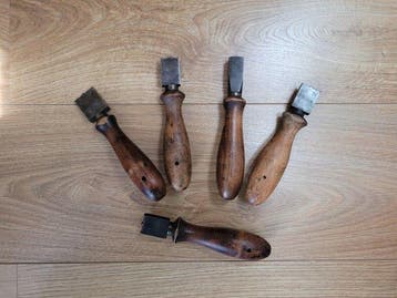 Lot de 5 superbes fers à déformer avec marques et marquages