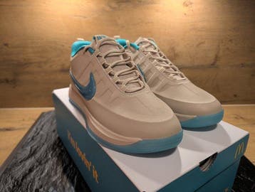 Nike - BOOK 2 x MC Donalds - Sneakers - Maat: EU 44.5 -