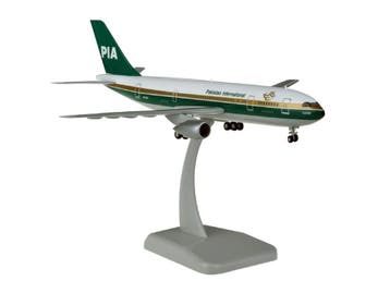 Schaal 1:200 Hogan Wings 11663 Airbus A300B4 PIA Reg. AP-..., Ophalen of Verzenden