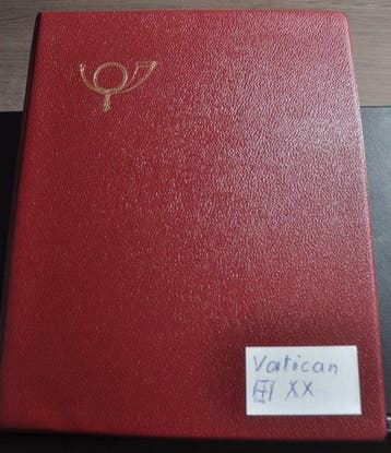 Italië en Vaticaanstad - Verzameling in een Lindner album en, Postzegels en Munten, Gestempeld