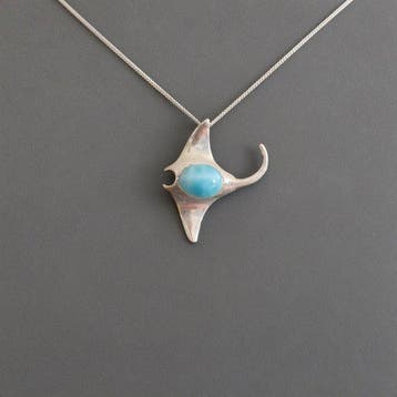 LARIMAR. Set in massief zilver 925, gerhodineerd.