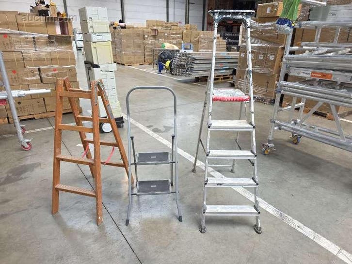 (3x) diverse trapladders Storch,Altrex, Eurogold, Bricolage & Construction, Échelles & Escaliers, Enlèvement
