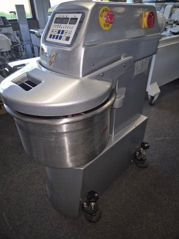Bakkerij deegkneders spiralmixers  VEILING