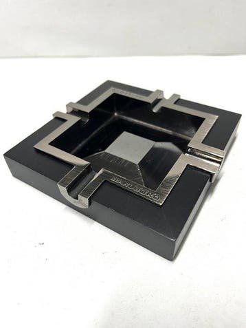Marlboro ashtray - Zonder minimumprijs - Asbak - Hout,, Nieuw