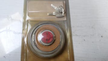 Bouchon essence, Neuf