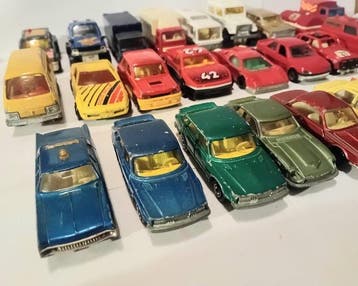 Majorette 1:64 - Modelauto (24) - Renault Taxi, Plymouth