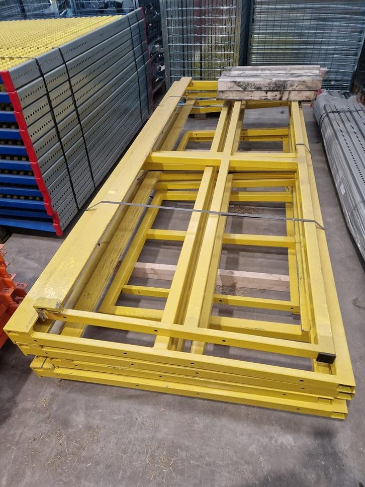 Magazijn hekwerk railing geel gebruikt 200x105 cm per, Articles professionnels, Aménagement de Bureau & Magasin | Entrepôt, Rayonnage & Stockage