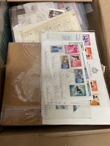 De hele wereld 1900/1980 - Doos van 10 kg met postzegels,, Postzegels en Munten, Gestempeld
