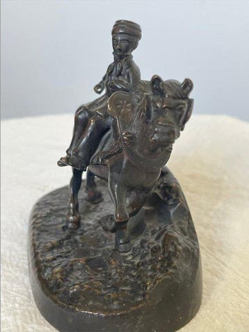 Collection de souvenirs - Cavalier oriental à cheval –
