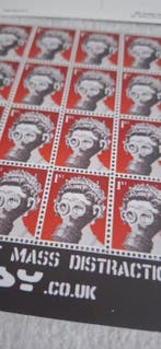 Banksy (1974) - Weapons of mass distraction postcard +, Antiquités & Art