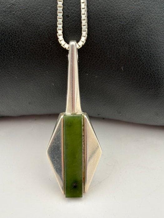 Zilver - Ketting met hanger - Jade, Handtassen en Accessoires, Antieke sieraden