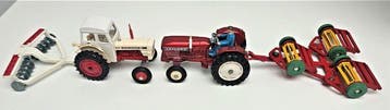 Dinky Toys - Model landbouwmachine (4) - David Brown tractor