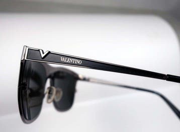 Valentino - Matte Black V105S Rectangular Sunglasses -
