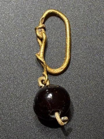 Oud-Romeins Goud Prachtige oorbel met een stijlvolle, Handtassen en Accessoires