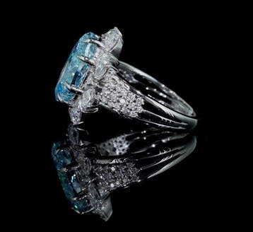 Ring - 14 karaat Witgoud - 7.58ct. tw. Blauw Diamant (Fancy, Nieuw