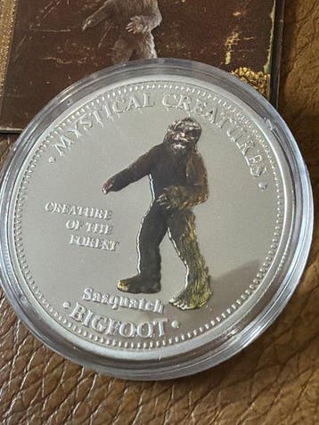Îles Cook. 1 Dollar 2009 - Mystical Creatures - Bigfoot -