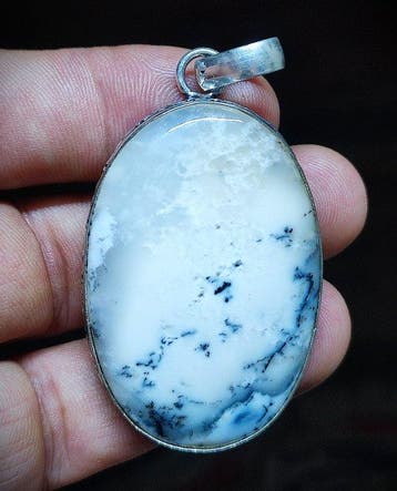 Sans prix de réserve Très bel opale dendritique, pendentif, Verzamelen