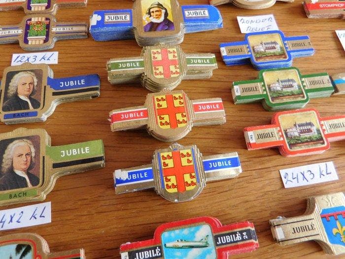 Waardevol Assortiment Sigarenbandjes - 65 Complete Series, Antiquités & Art, Antiquités | Jouets