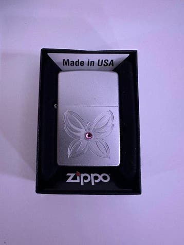 Zippo - Aansteker - IJzer (gegoten/gesmeed), Verzamelen, Nieuw