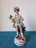 Figurine - Man met duif - Porcelaine