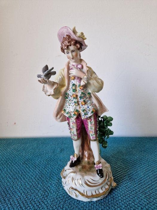 Figurine - Man met duif - Porcelaine, Antiek en Kunst, Antiek | Glaswerk en Kristal