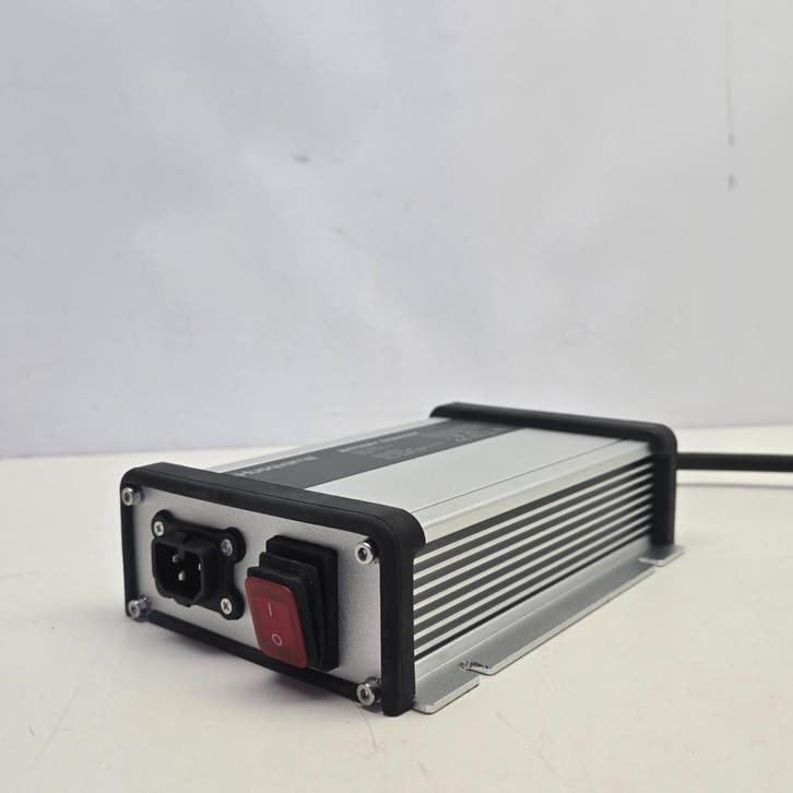 Husqvarna Voeding / Lader PS300C | Nieuw, Audio, Tv en Foto, Opladers, Nieuw, Ophalen of Verzenden