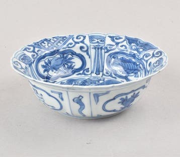 Kom - A very fine blue and white Kraak Klaptmus shallow bowl