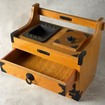 NICHIHAN - Asbak - Hout, gietijzer - Wabi-Sabi