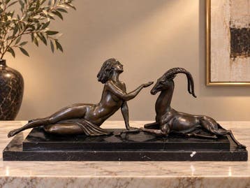 sculptuur, Art Deco bronzen sculptuur – Elegante vrouw met