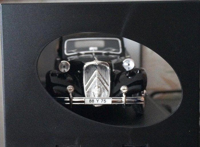 Maisto 1:18 - Modelauto - Citroen 15CV 6 Cyl (1952), Hobby & Loisirs créatifs, Voitures miniatures | 1:5 à 1:12