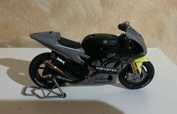 Altaya 1:12 - Modelauto - Valentino Rossi YAMAHA TEST SEPANG