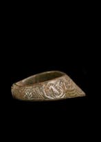 Médiéval Bronze Anneau décoré de lArcher