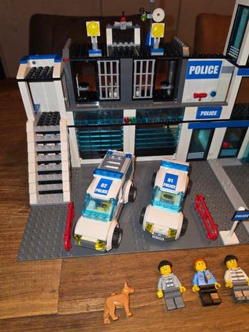 Lego Set - 7498 - City - Police Station