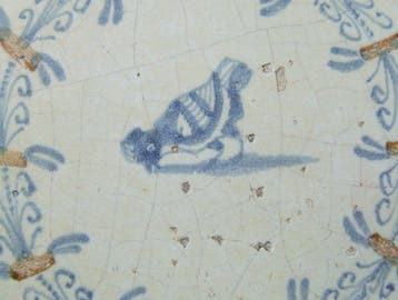 Tegel - Kip in Aigretten-rand Zeer Zeldzaam - 1600-1650