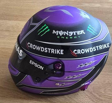Mercedes - Lewis Hamilton - 2021 - Scale 1/2 helmet, Nieuw