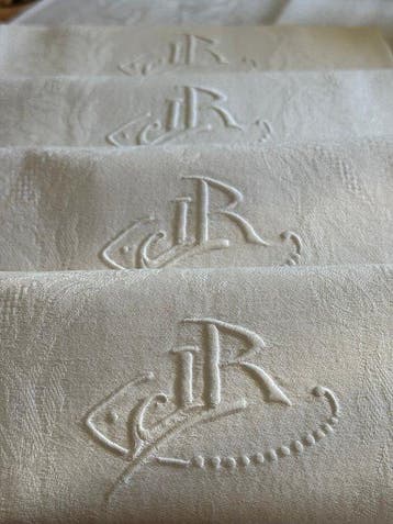 Linge de table française. Lot de 8 Belles Serviettes de