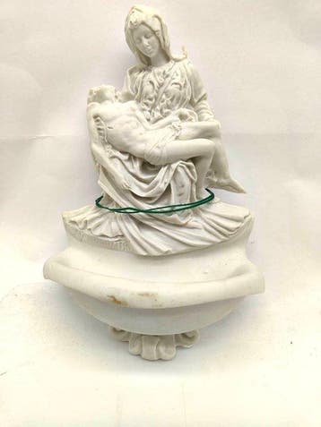 A. Santini - bénitier - Pietà de Michel-Ange - 22 cm -, Antiek en Kunst