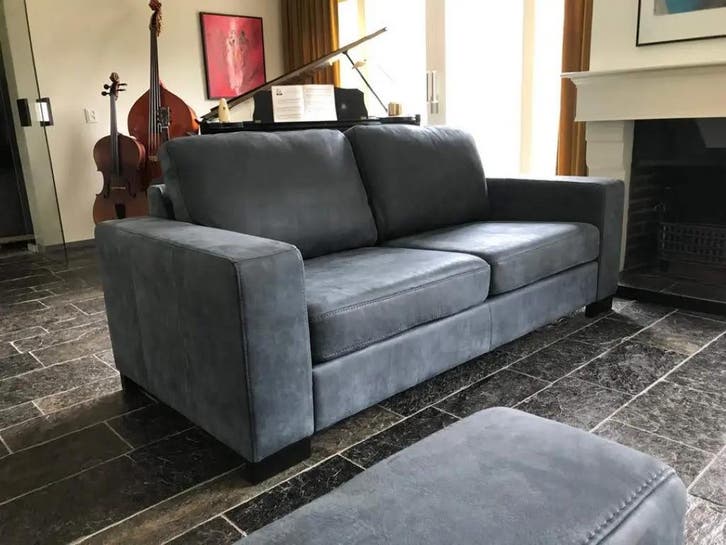 3-zits bank met houten poten - blauw leer, Antiek en Kunst, Antiek | Meubels | Stoelen en Sofa's, Ophalen of Verzenden