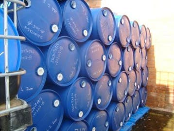 Stevige dichte tonnen,vaten van 210 L met twee stoppen, 150 liter of meer, Ophalen, Zo goed als nieuw, Kunststof
